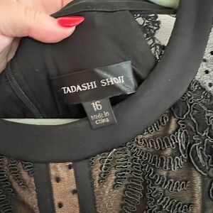 Stunning Tadashi Shoji Cocktail dress. Perfect for a wedding, cocktail event.